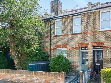 2 bedroom cottage for sale