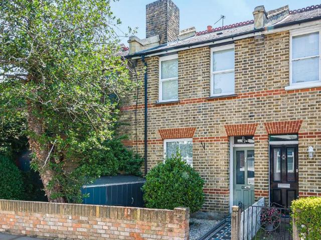 2 bedroom cottage for sale