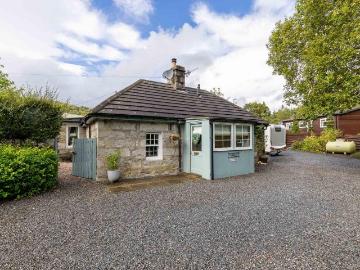 2 bedroom cottage for sale