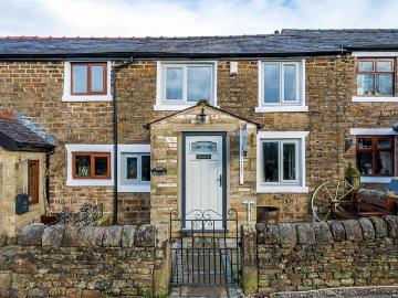 2 bedroom cottage for sale