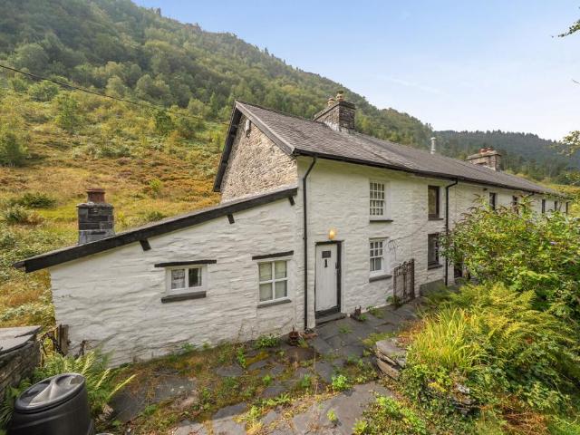 2 bedroom cottage for sale