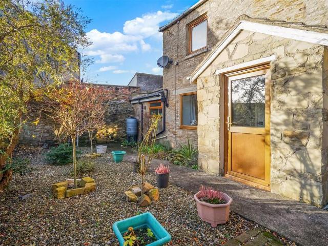 2 bedroom cottage for sale
