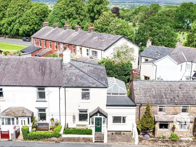 2 bedroom cottage for sale