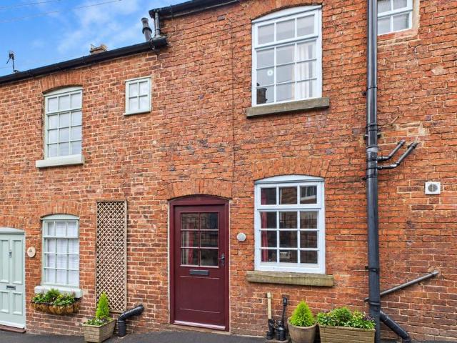 2 bedroom cottage for sale