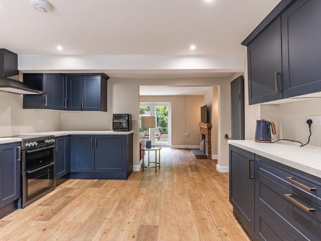2 bedroom cottage for sale