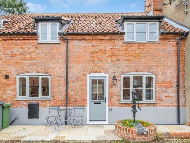 2 bedroom cottage for sale