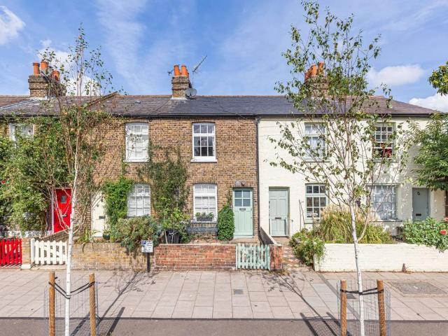 2 bedroom cottage for sale