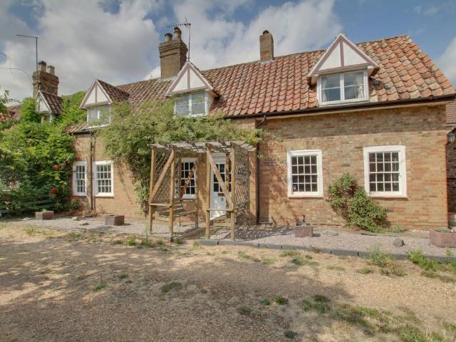 2 bedroom cottage for sale
