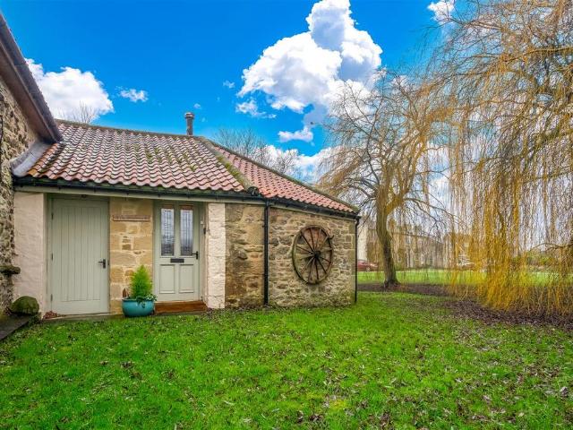 2 bedroom cottage for sale