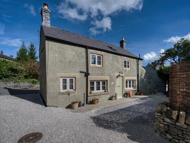 2 bedroom cottage for sale