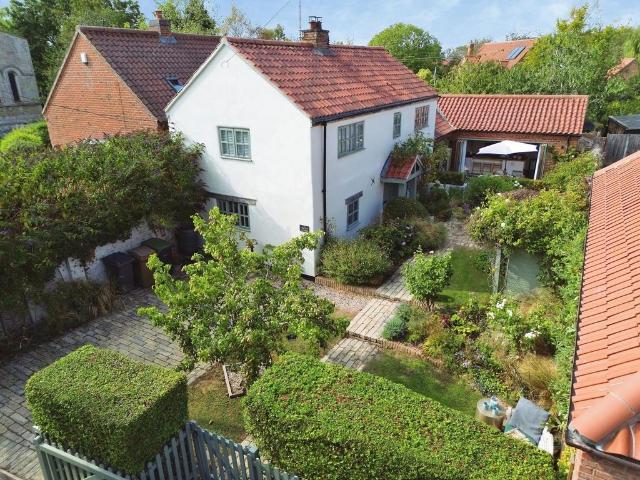 2 bedroom cottage for sale