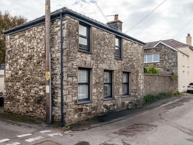 2 bedroom cottage for sale