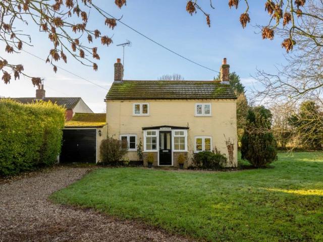 2 bedroom cottage for sale