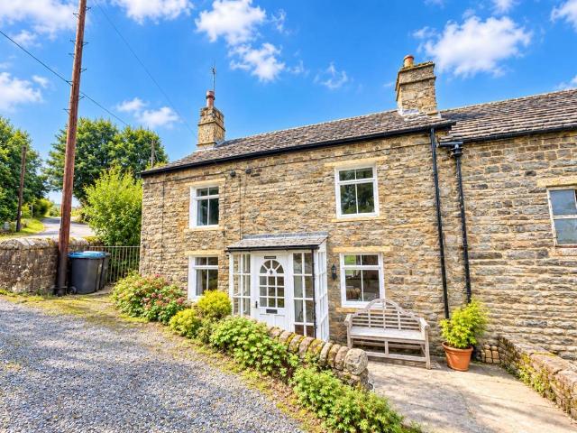 2 bedroom cottage for sale