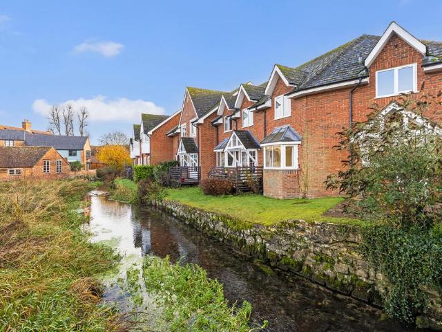 2 bedroom cottage for sale