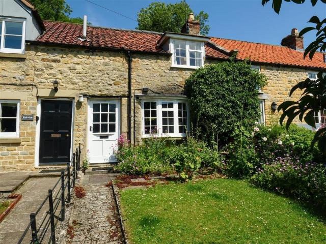 2 bedroom cottage for sale