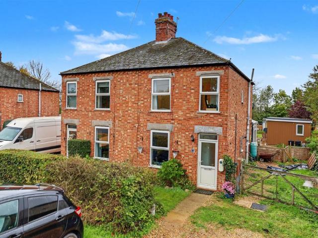 2 bedroom cottage for sale