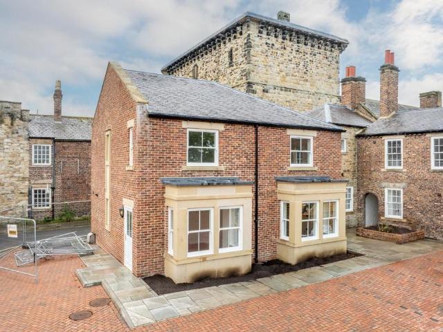2 bedroom cottage for sale