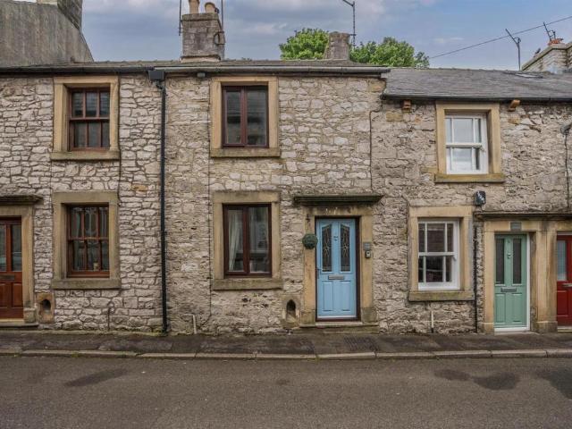 2 bedroom cottage for sale