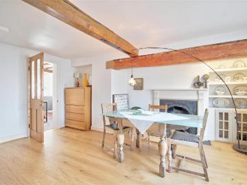 2 bedroom cottage for sale
