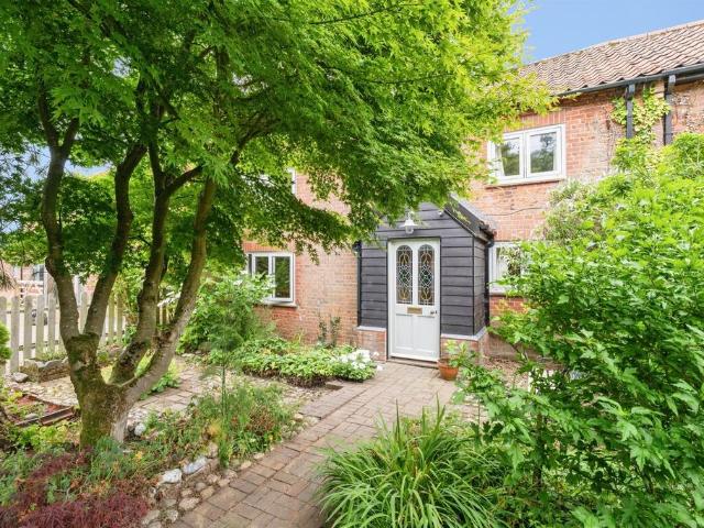 2 bedroom cottage for sale