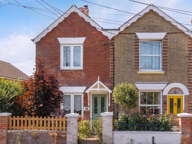 2 bedroom cottage for sale