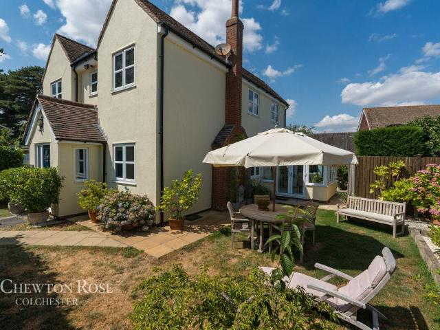 2 bedroom cottage for sale