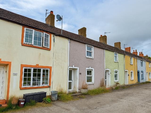 2 bedroom cottage for sale