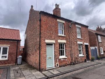 2 bedroom cottage for sale