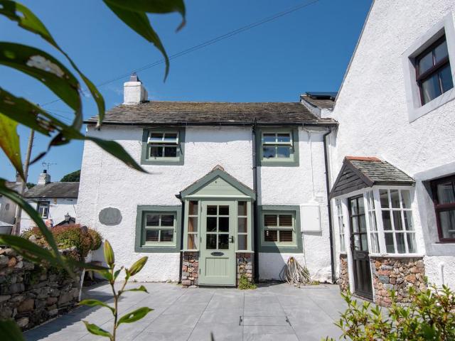 2 bedroom cottage for sale