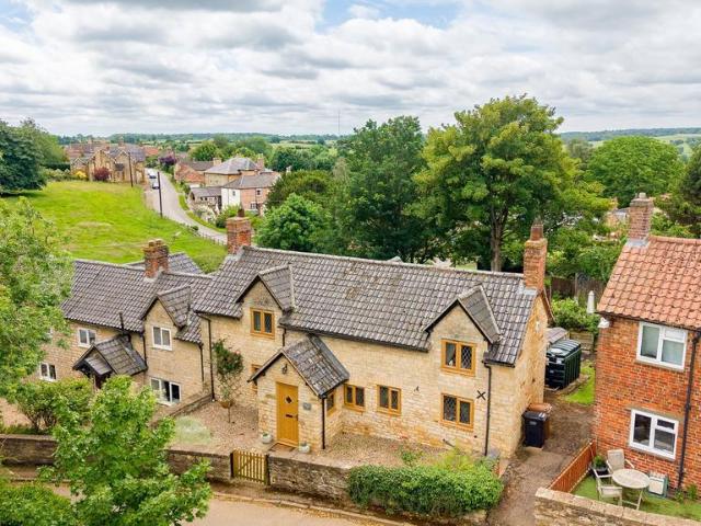 2 bedroom cottage for sale