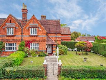 2 bedroom cottage for sale