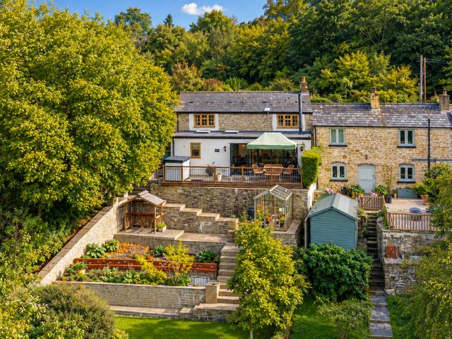 2 bedroom cottage for sale