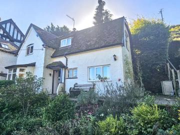 2 bedroom cottage for sale