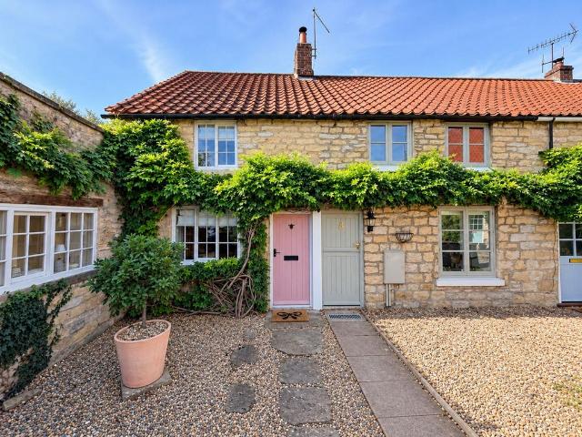 2 bedroom cottage for sale