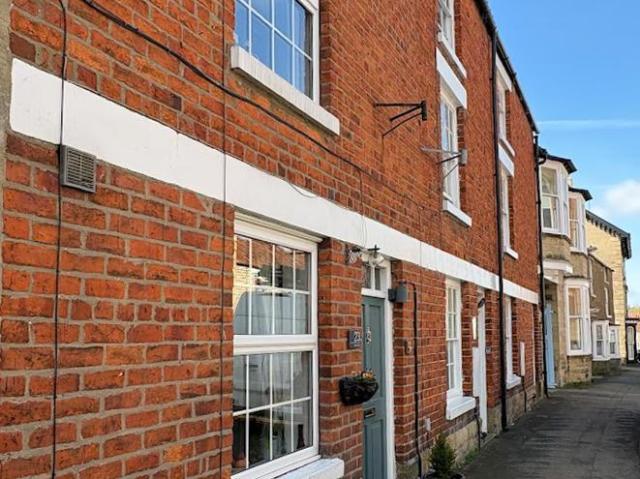 2 bedroom cottage for sale