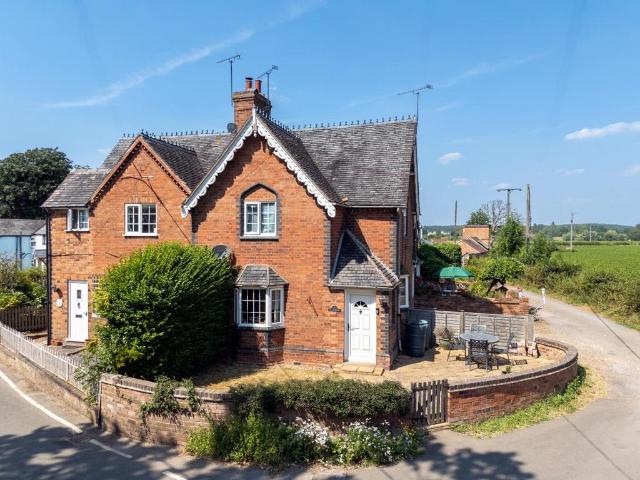 2 bedroom cottage for sale