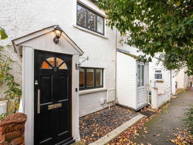 2 bedroom cottage for sale