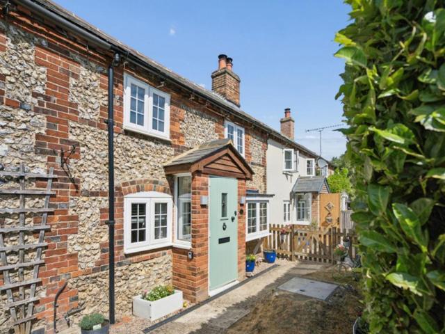 2 bedroom cottage for sale