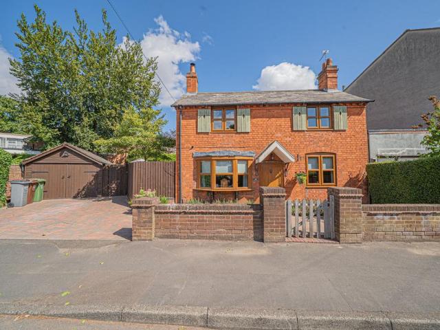 2 bedroom cottage for sale