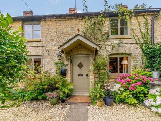 2 bedroom cottage for sale