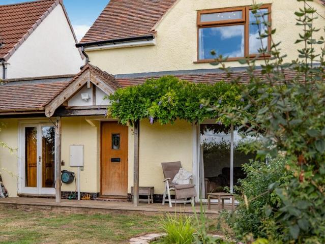 2 bedroom cottage for sale