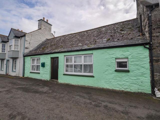 2 bedroom cottage for sale