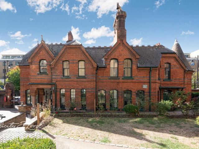 2 bedroom cottage for sale