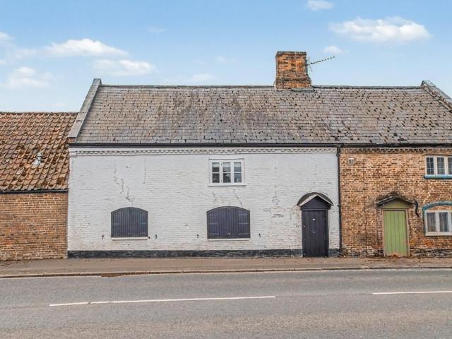 2 bedroom cottage for sale