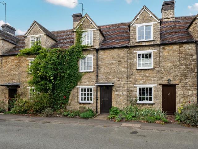 2 bedroom cottage for sale