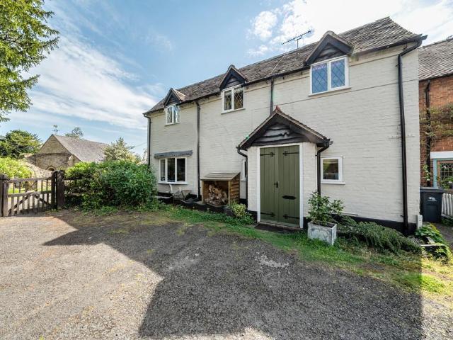 2 bedroom cottage for sale