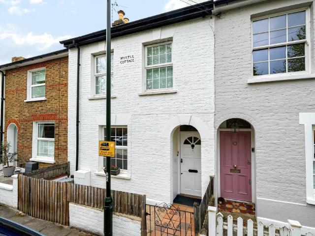 2 bedroom terraced house for sale