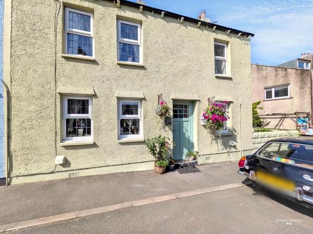 2 bedroom cottage for sale