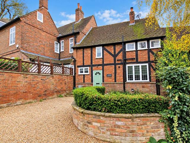 2 bedroom cottage for sale